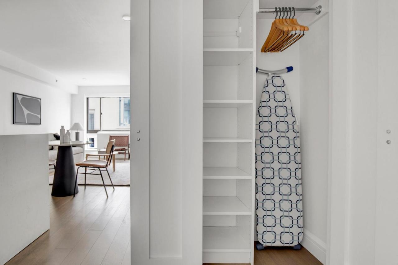 Apartment Midtown W 1br W Gym Doorman Nr Times Sq Nyc-692 New York