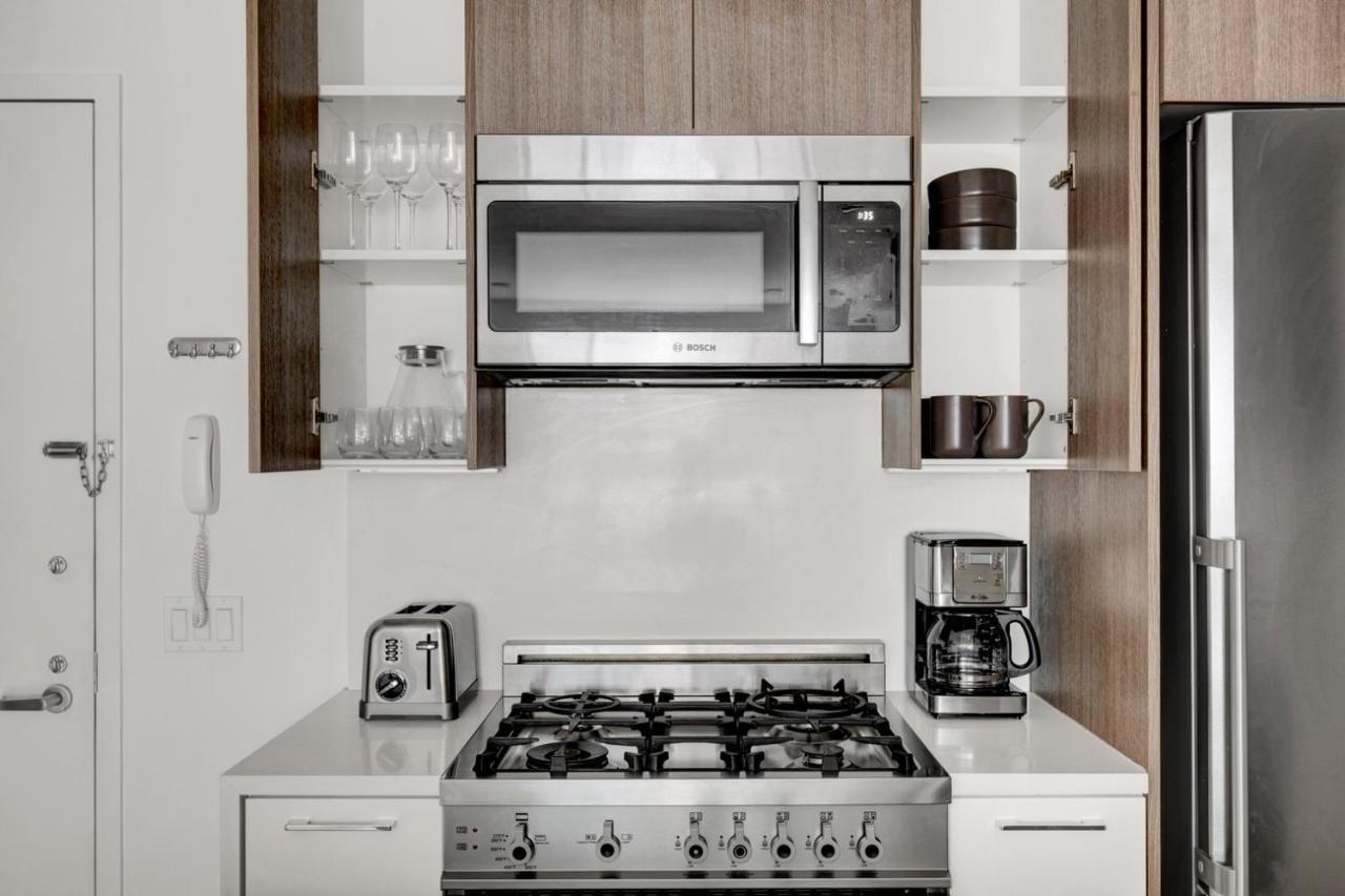 Midtown W 1br W Gym Doorman Nr Times Sq Nyc-692 Apartment *