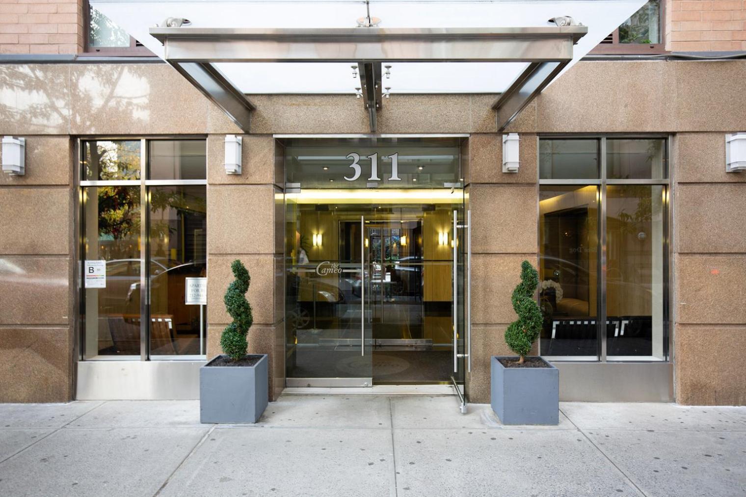 Midtown W 1br W Gym Doorman Nr Times Sq Nyc-692