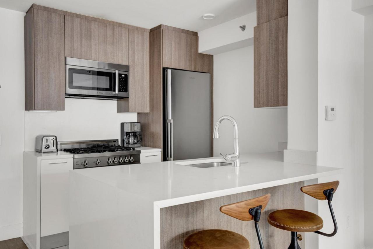 Midtown W 1br W Gym Doorman Nr Times Sq Nyc-692 Apartment