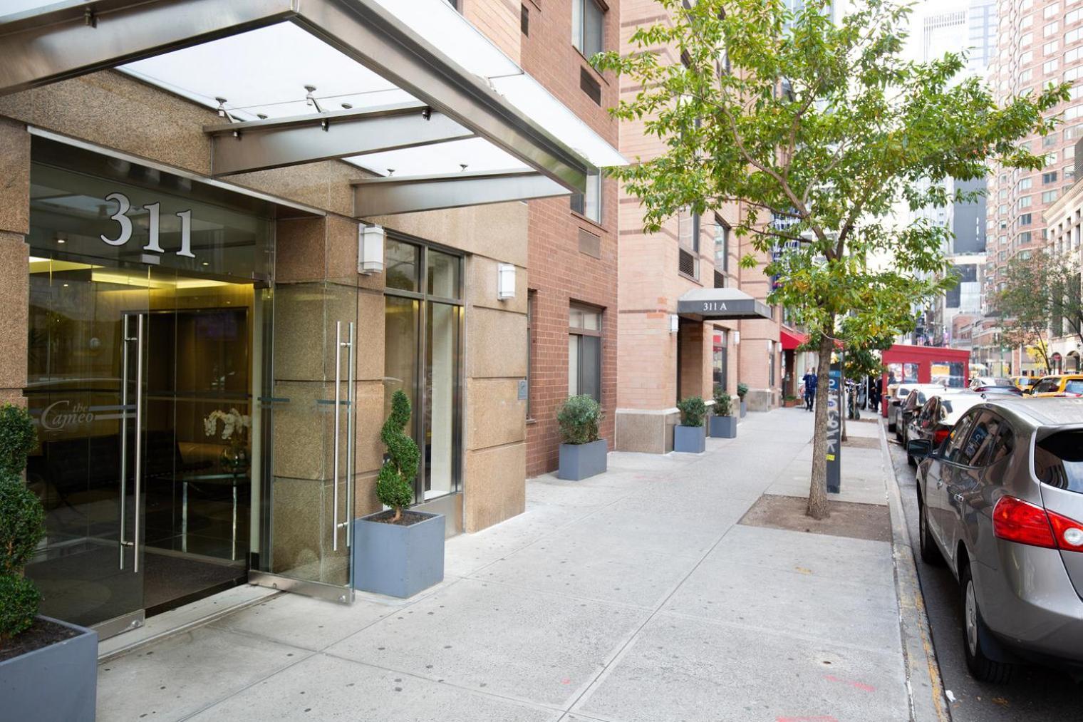 Midtown W 1br W Gym Doorman Nr Times Sq Nyc-692 Apartment *
